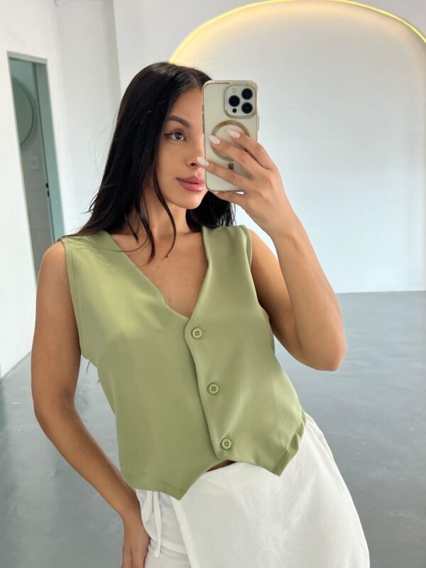 Imagen de WhatsApp 2025-09-18 a las 09.53.16_4807bff8 Chaleco de Sastrero Corto