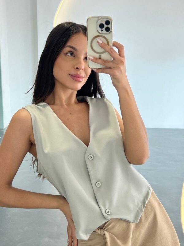 Imagen de WhatsApp 2025-09-18 a las 09.54.15_6fa3d70b Chaleco de Sastrero Corto