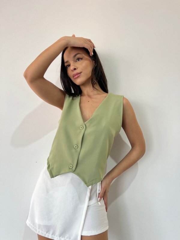 Imagen de WhatsApp 2025-09-18 a las 10.04.43_57ab827e Chaleco de Sastrero Corto